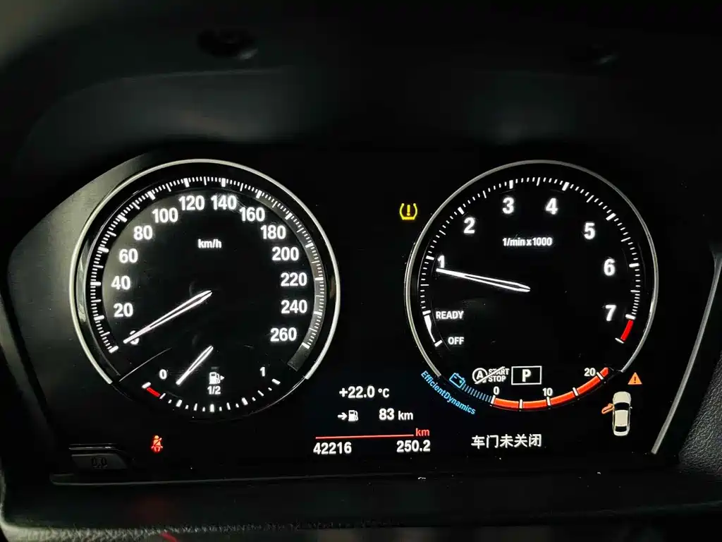 BMW 1 Series 2022 — фото 11