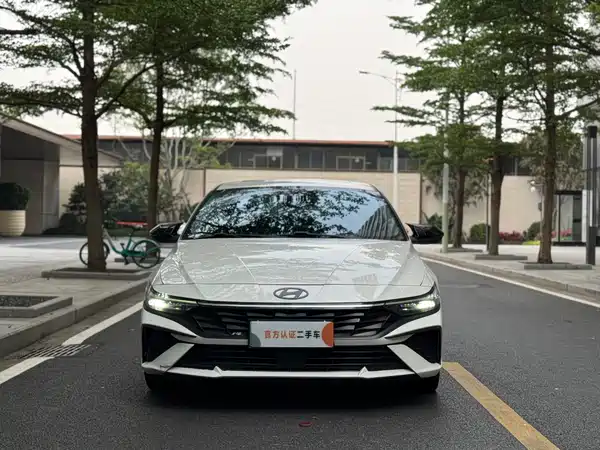 Hyundai Elantra 2023