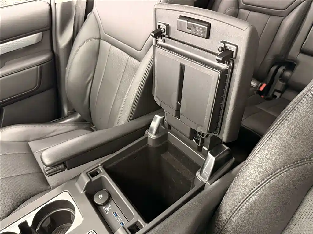 Land Rover Discovery 2020 — фото 26