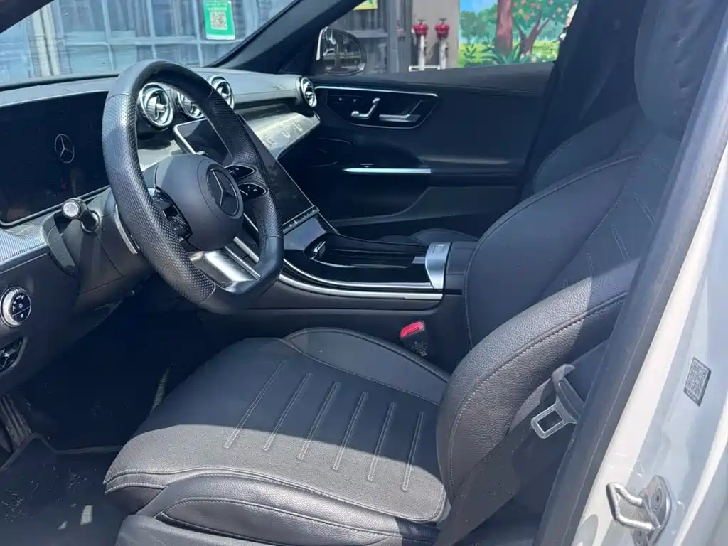 Mercedes-Benz C-Class 2024