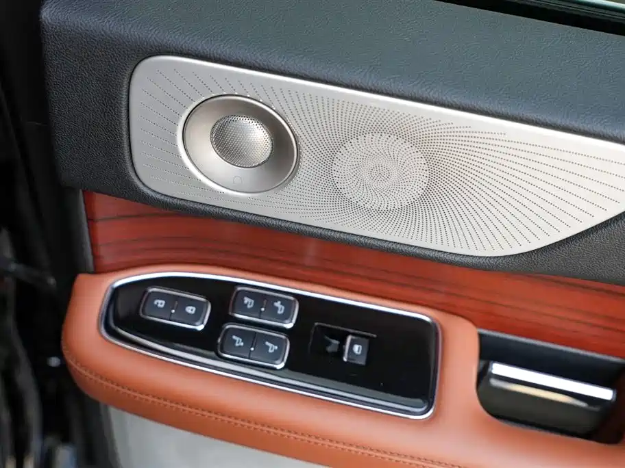 Lincoln Navigator 2022 — фото 15