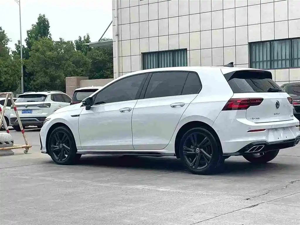 Volkswagen Golf 2023