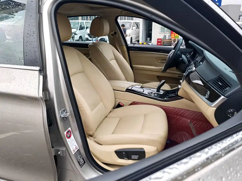 BMW 5 Series 2014 — фото 11