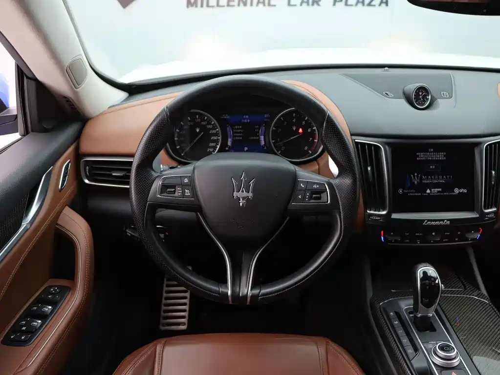 Maserati Levante 2017 — фото 11