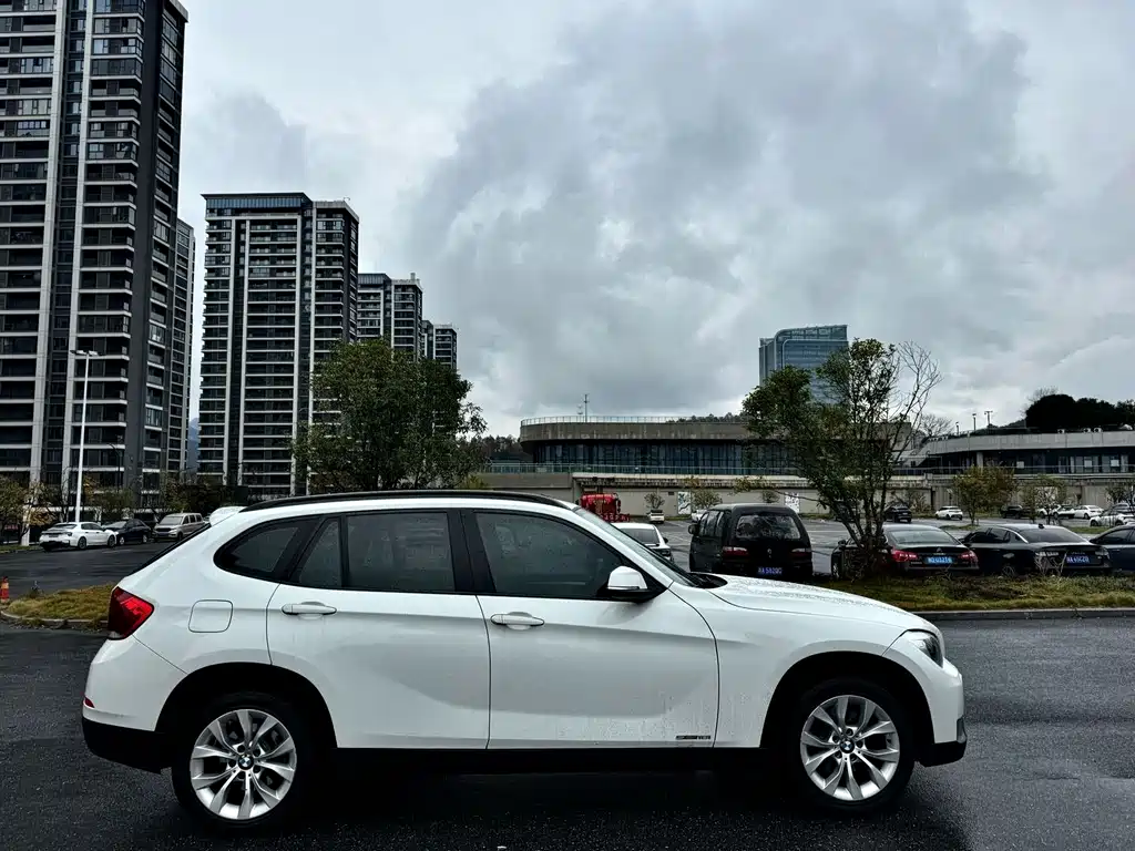 BMW X1 2014 — фото 4