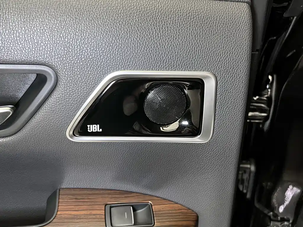 Toyota Land Cruiser 2023 — фото 10