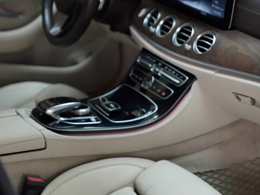 Mercedes-Benz E-Class 2016 — фото 13