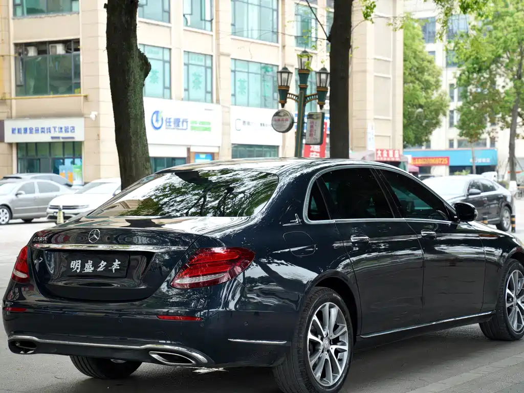 Mercedes-Benz E-Class 2016 — фото 17