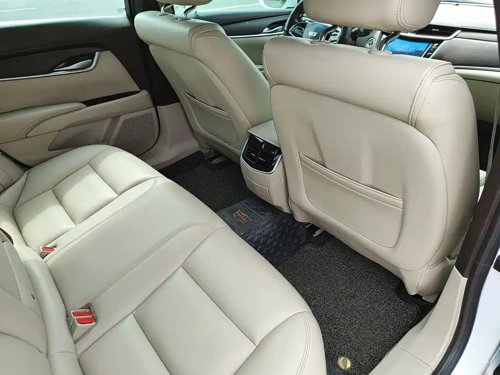 Cadillac XTS 2017 — фото 16