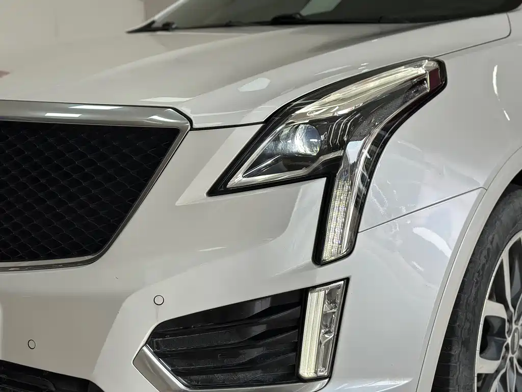 Cadillac XT5 2023 — фото 4