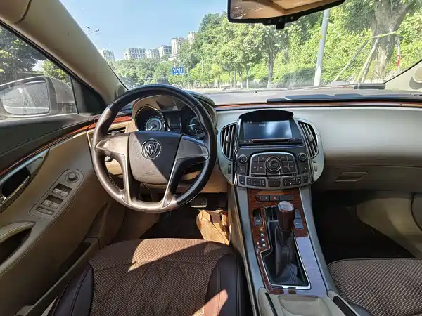 Buick LaCrosse 2012