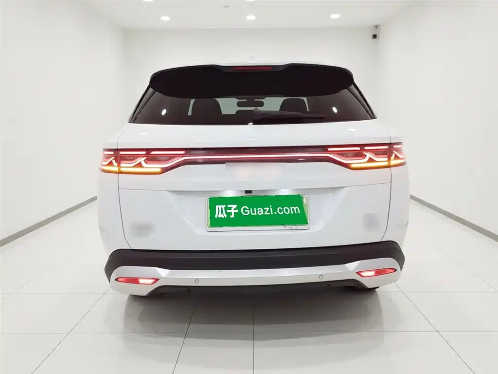 BYD L DM-i 2025 — фото 6