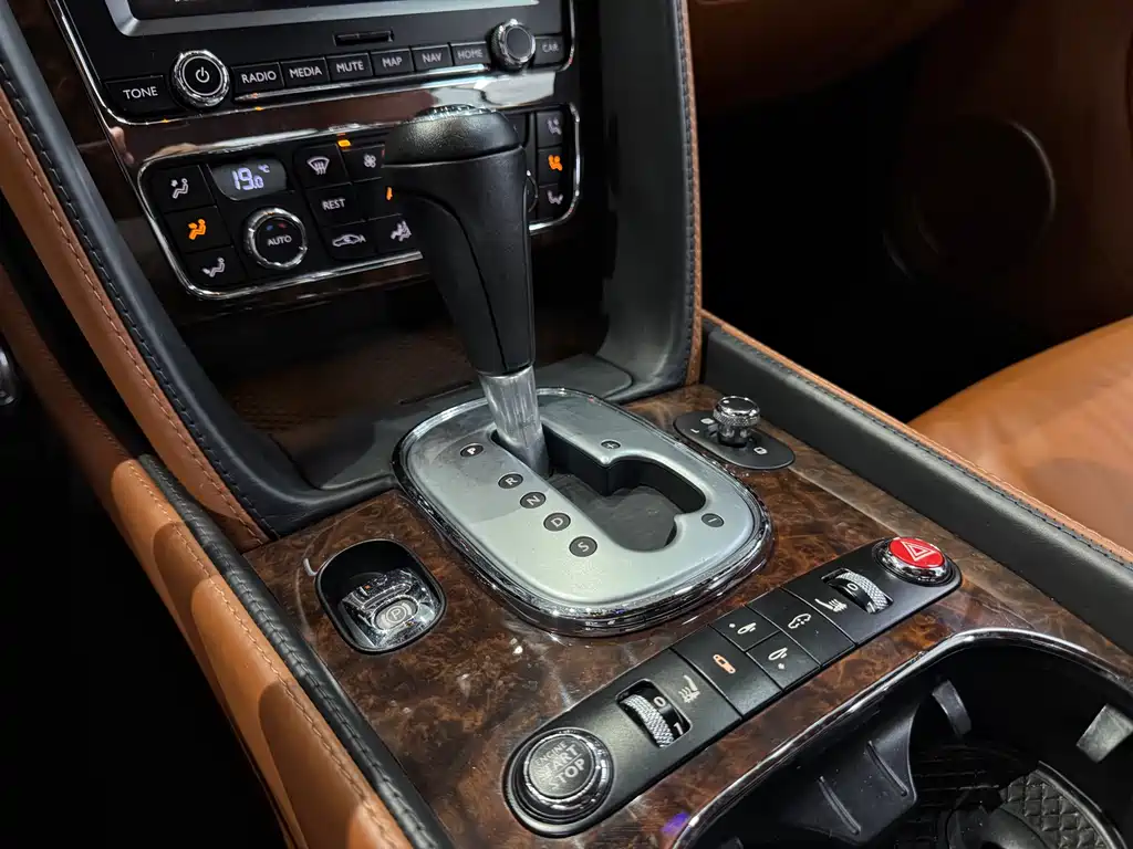 Bentley Continental 2013 — фото 12
