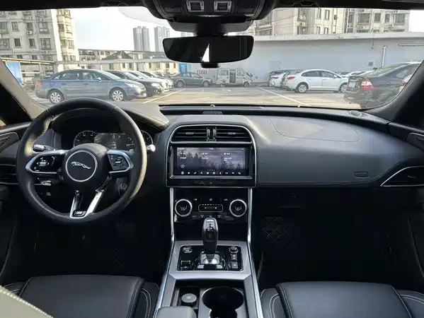 Jaguar XEL 2020