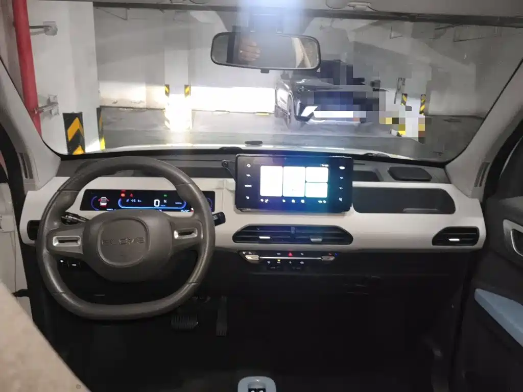 Geely Galaxy Panda 2023