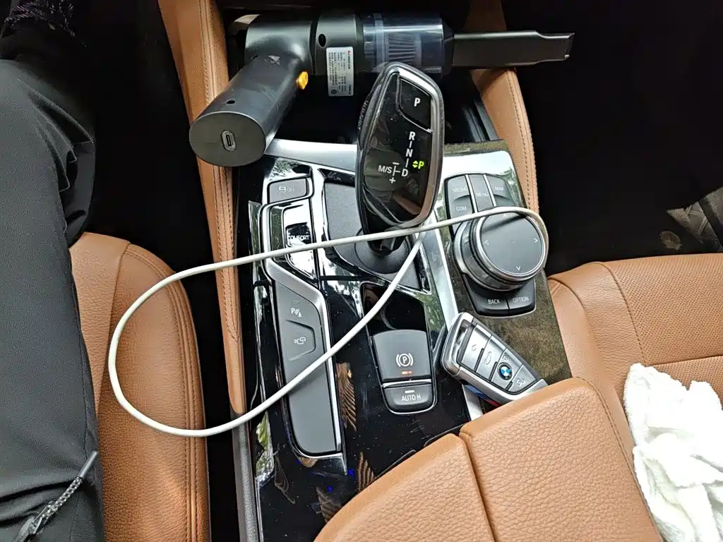 BMW 5 Series 2020 — фото 15