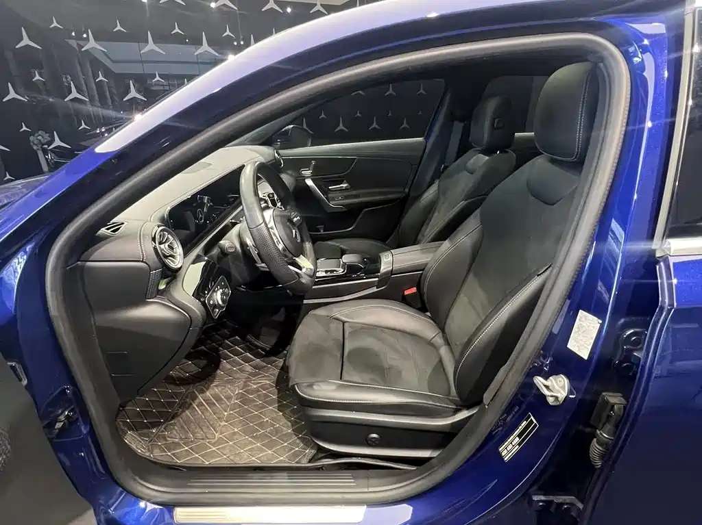 Mercedes-Benz A-Class 2020 — фото 13
