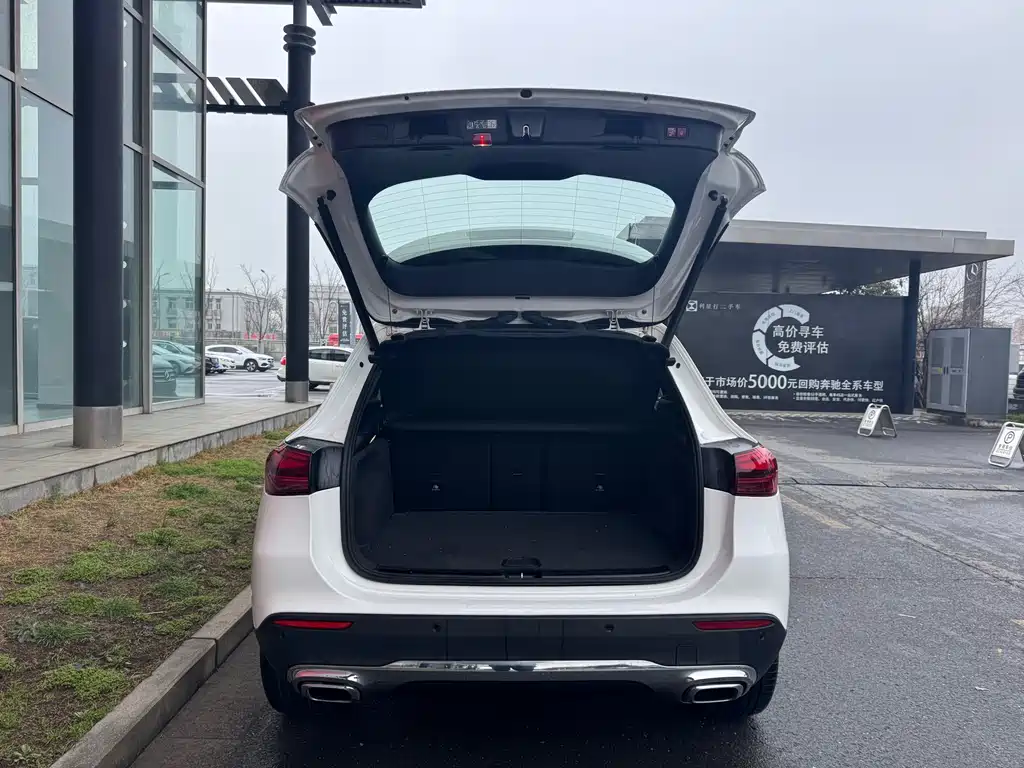 Mercedes-Benz GLA 2024 — фото 15