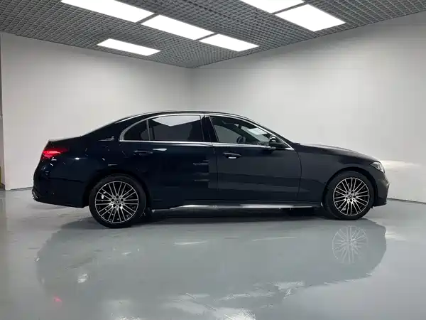 Mercedes-Benz C-Class 2024