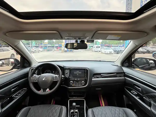 Mitsubishi Outlander 2021