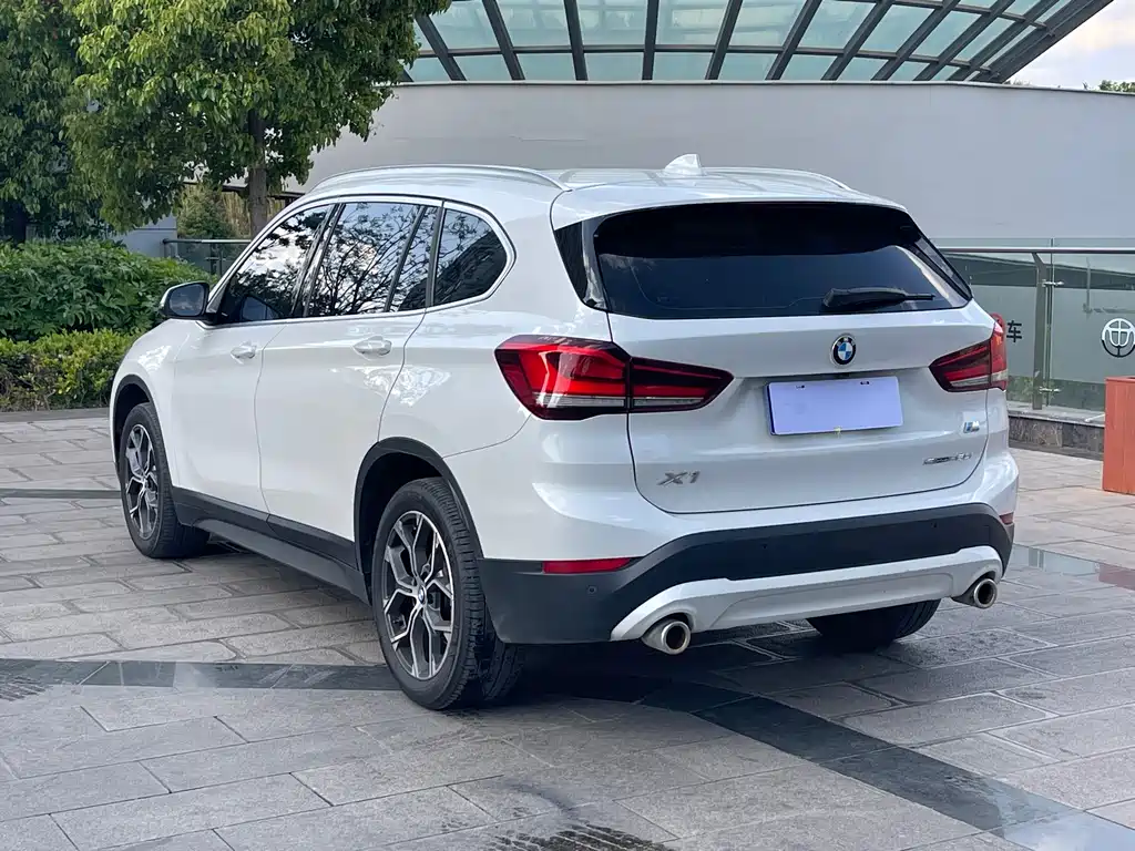 BMW X1 2020 — фото 4