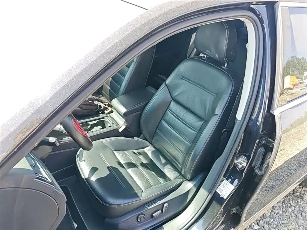 Volkswagen Passat 2018 — фото 15