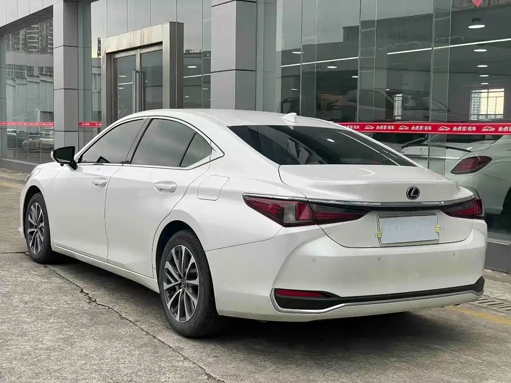 Lexus ES 2022 — фото 4
