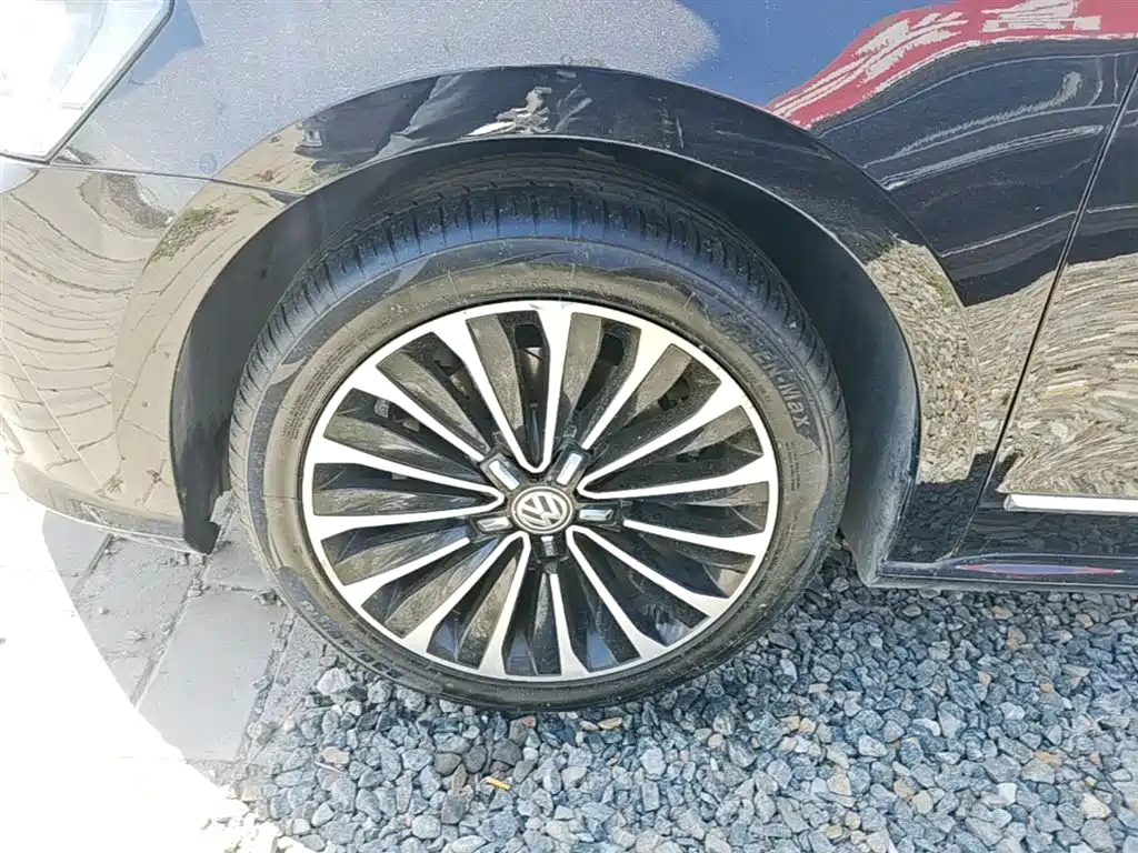 Volkswagen Passat 2018 — фото 23