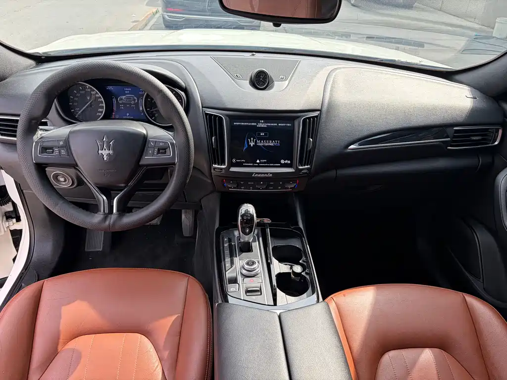 Maserati Levante 2018 — фото 10