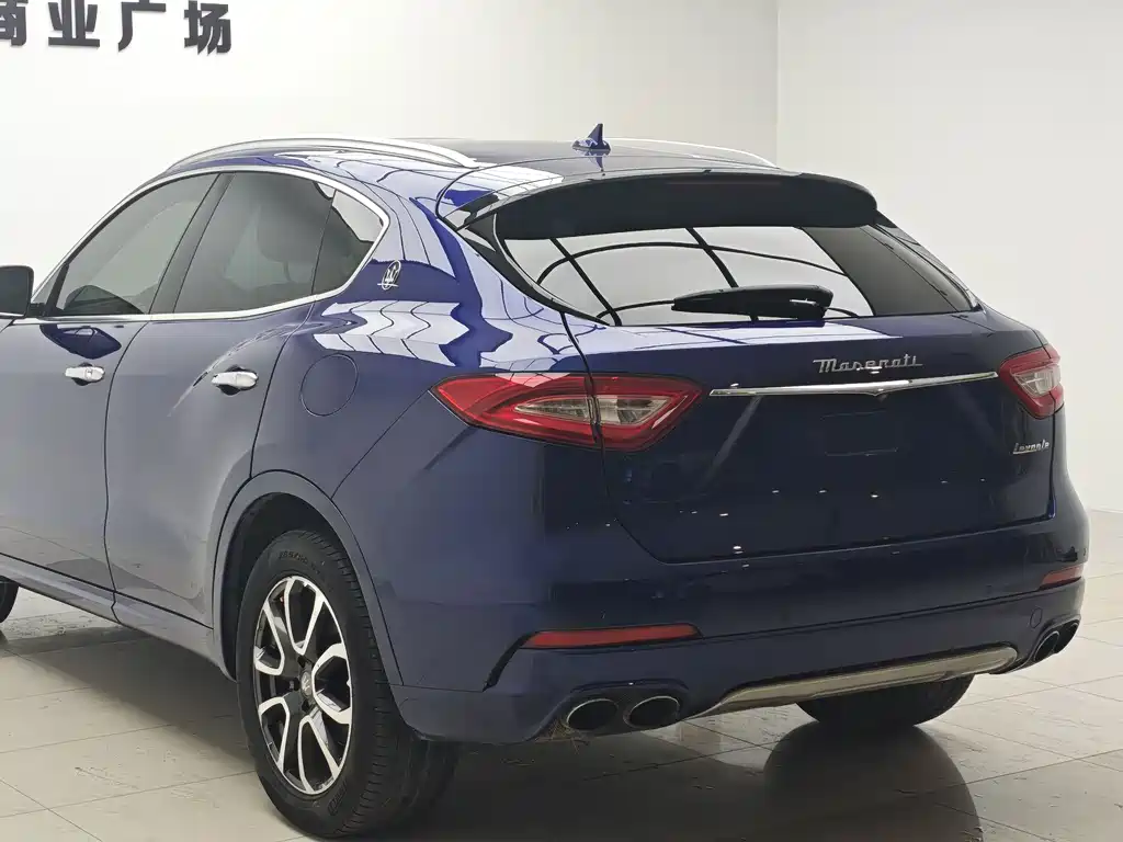 Maserati Levante 2017 — фото 13
