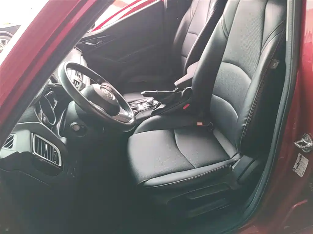 Mazda 3 Axela 2016 — фото 15