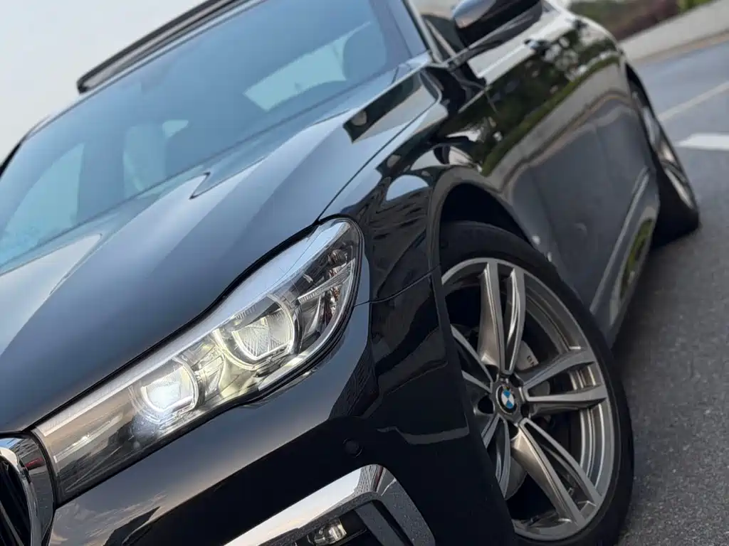 BMW 7 Series 2018 — фото 13