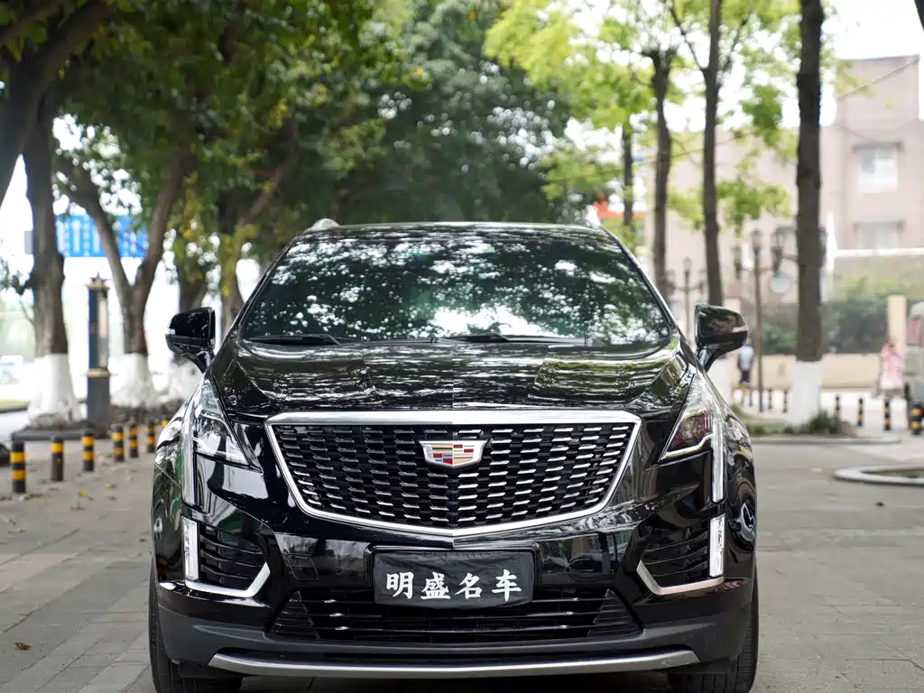 Cadillac XT5 2021 — фото 1