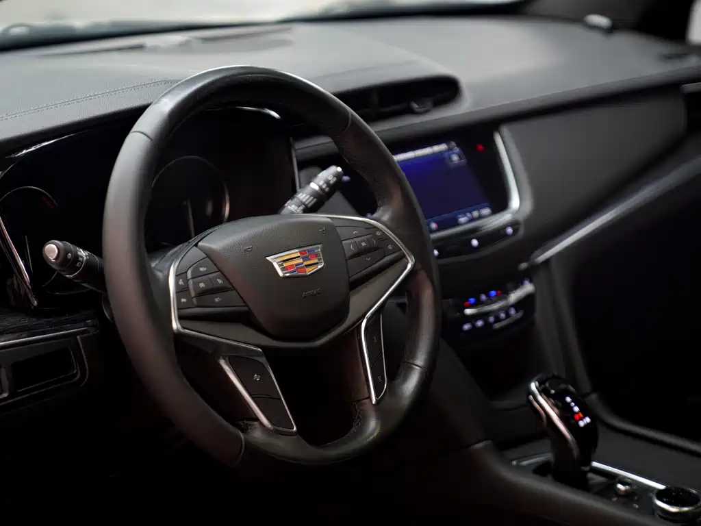 Cadillac XT5 2021 — фото 7