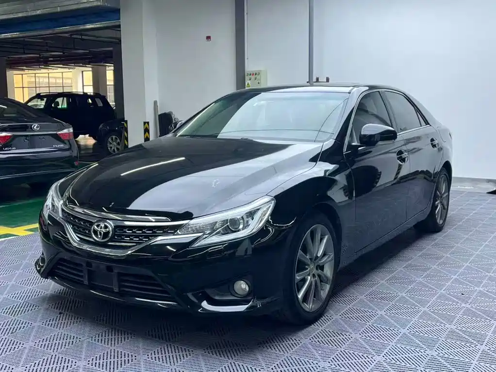 Toyota Reiz 2015 — фото 1
