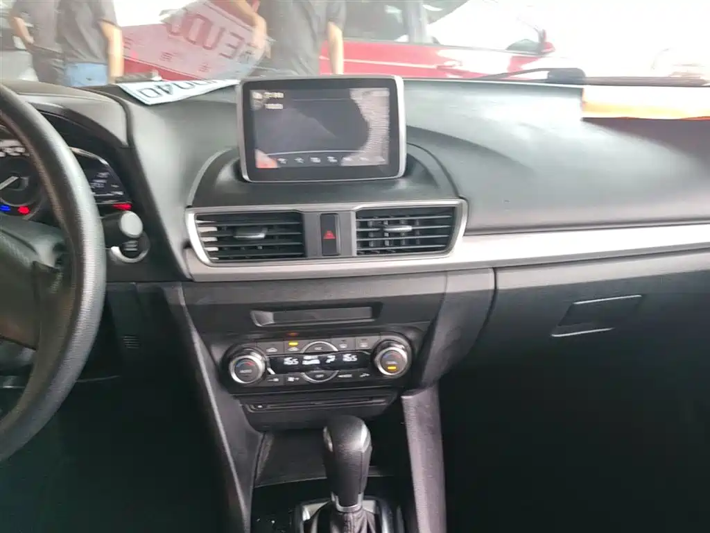 Mazda 3 Axela 2016 — фото 13