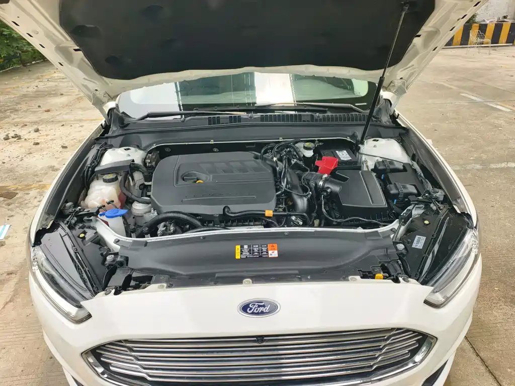 Ford Mondeo 2015 — фото 14