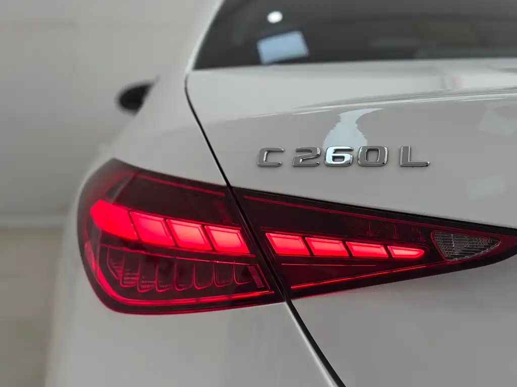 Mercedes-Benz C-Class 2023 — фото 21