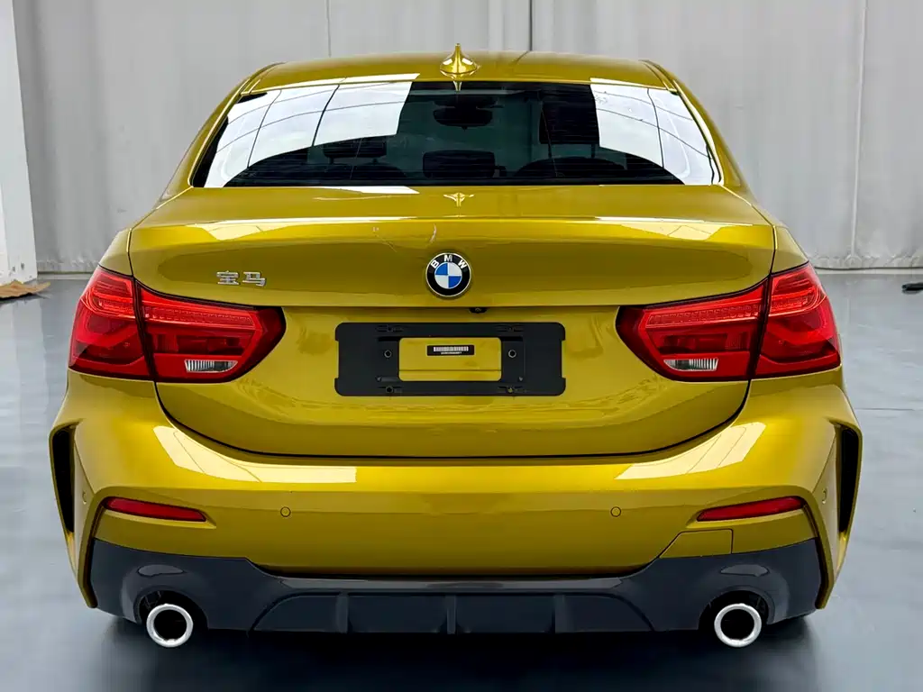 BMW 1 Series 2022 — фото 19