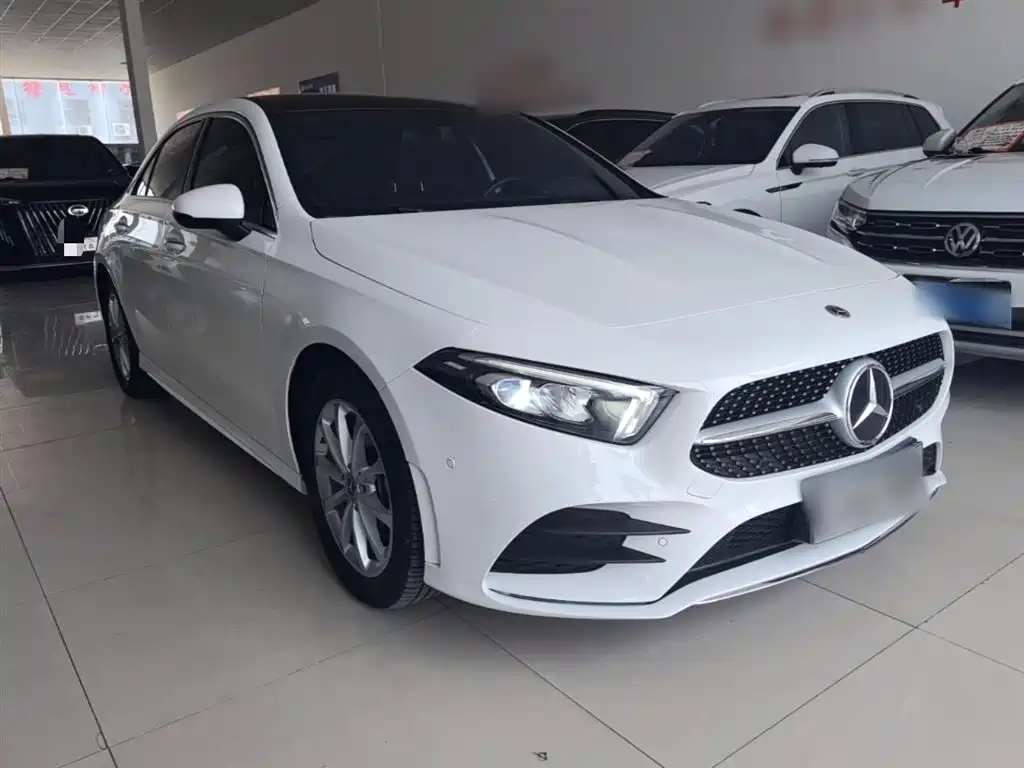 Mercedes-Benz A-Class 2022 — фото 4