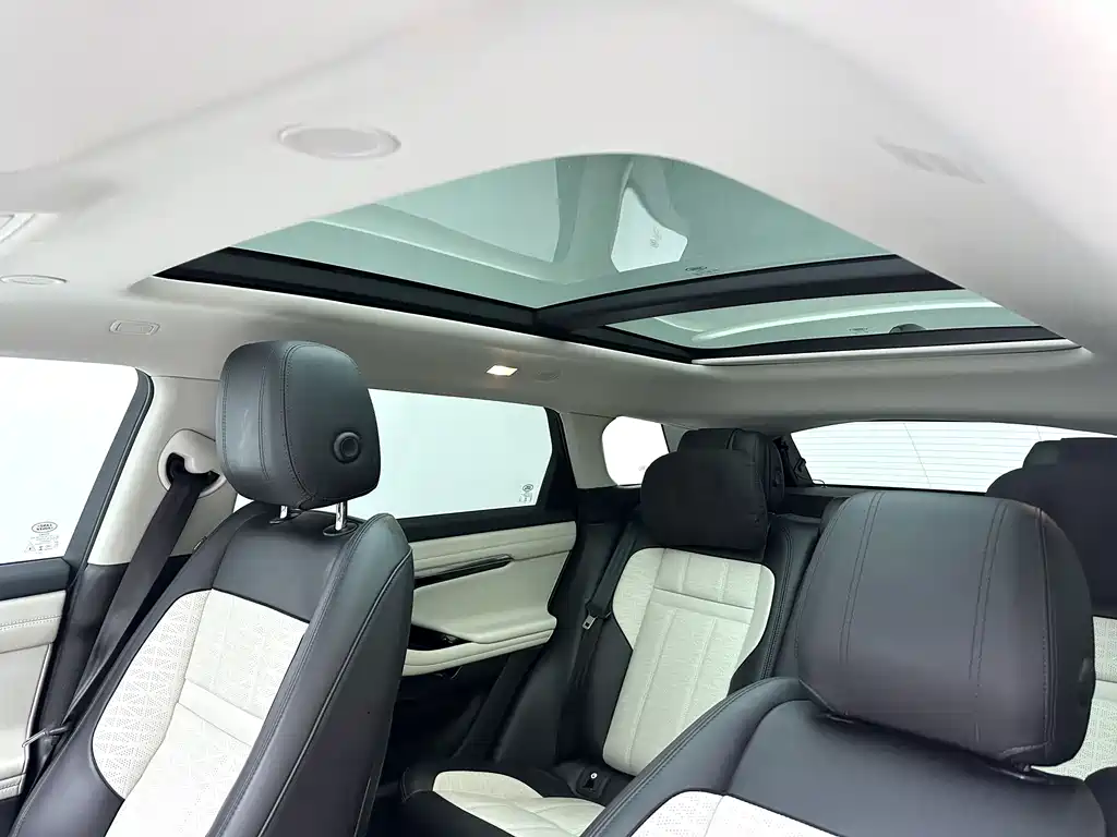 Land Rover Evoque 2024 — фото 10