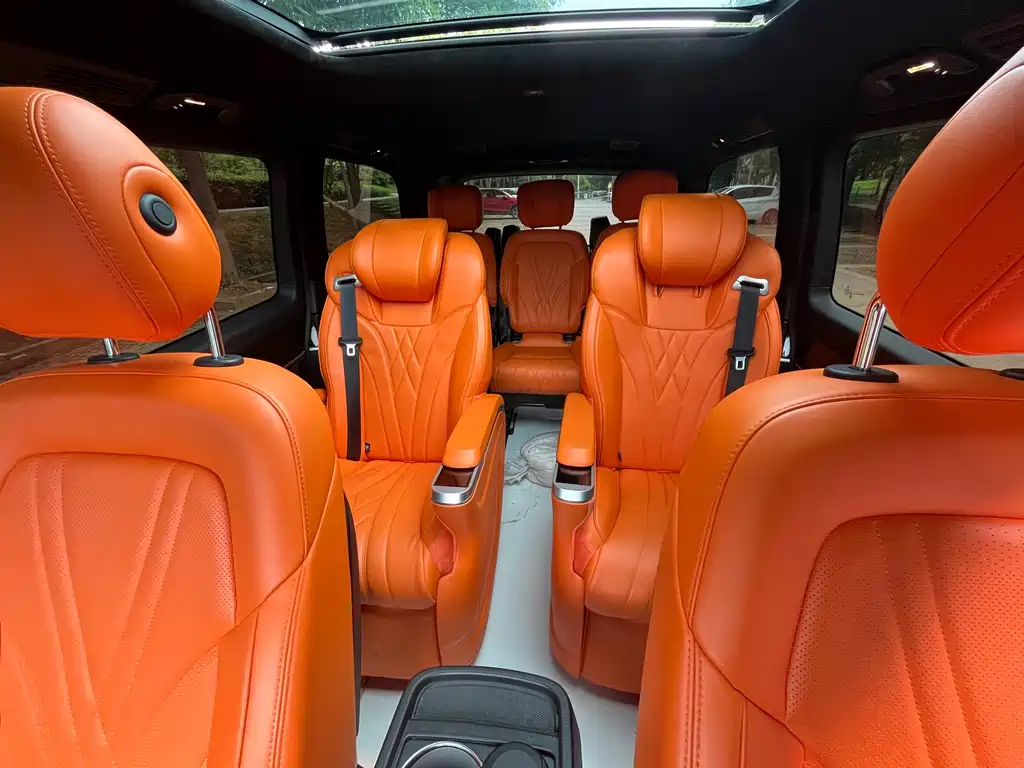Mercedes-Benz V-Class 2018 — фото 16