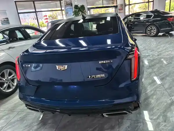 Cadillac CT4 2021