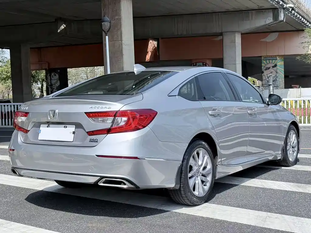 Honda Accord 2019 — фото 12