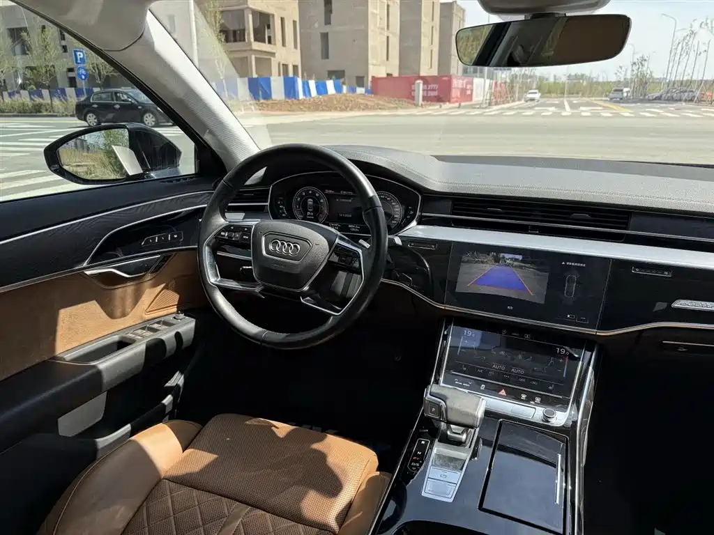 Audi A8 2021 — фото 10