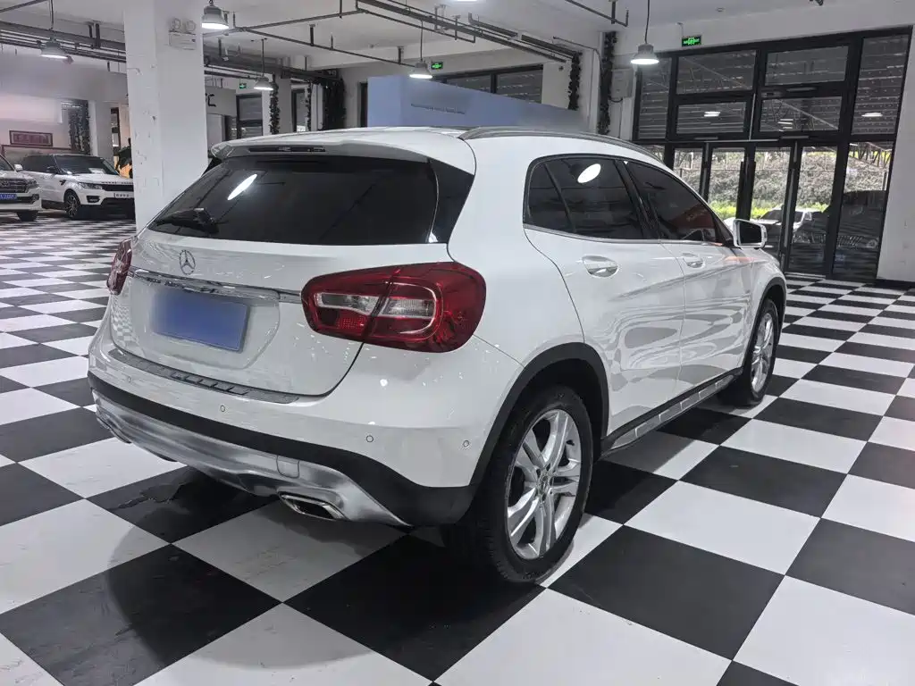 Mercedes-Benz GLA 2017 — фото 11