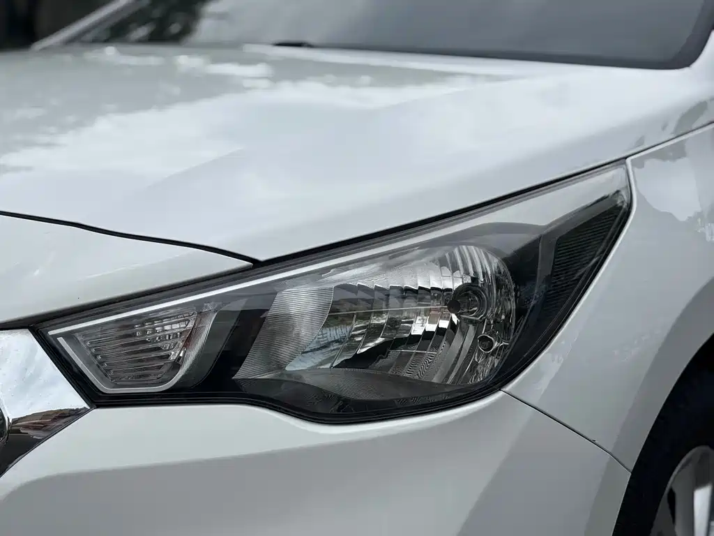 Hyundai Verna 2017 — фото 16