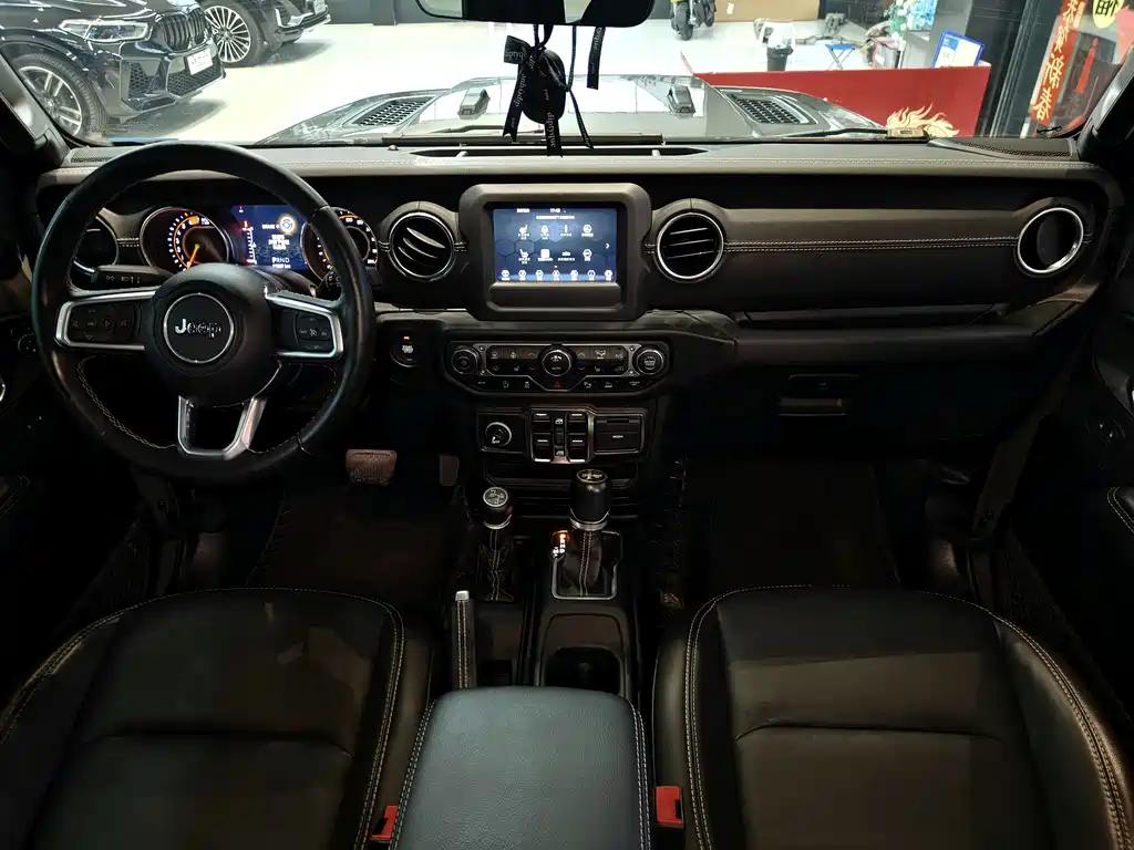 Jeep Wrangler 2021 — фото 17