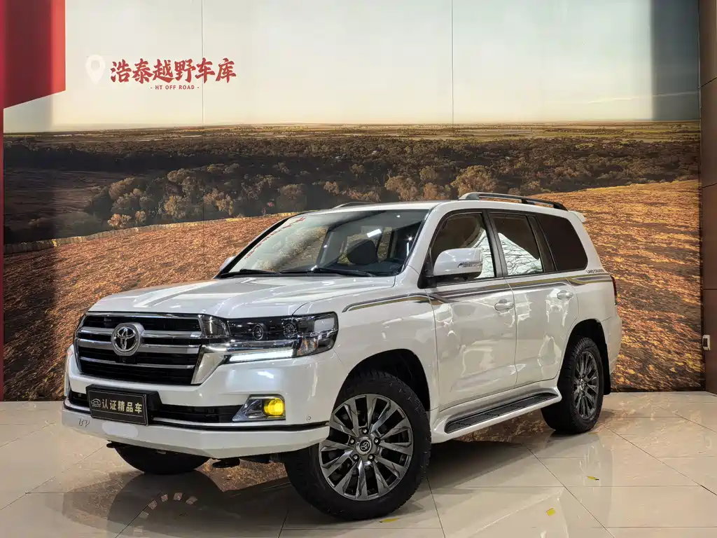 Toyota Land Cruiser 2017 — фото 1