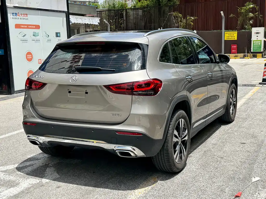 Mercedes-Benz GLA 2023